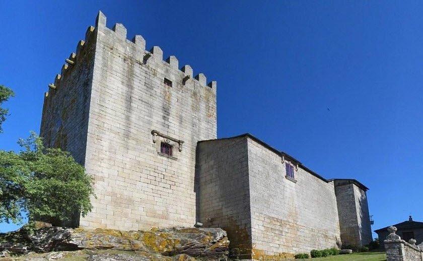 Museo Fortaleza San Paio de Narla, Spain